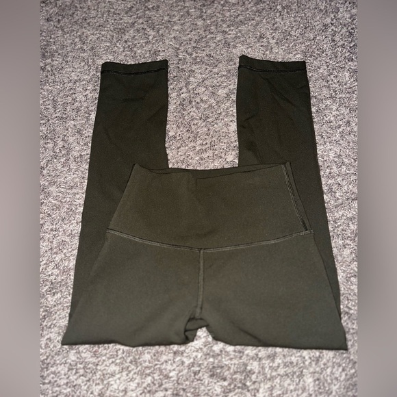 lululemon athletica Pants - Women’s Lululemon Wunder Under Crop (High-Rise) *Full-On Luxtreme 21" Size 2